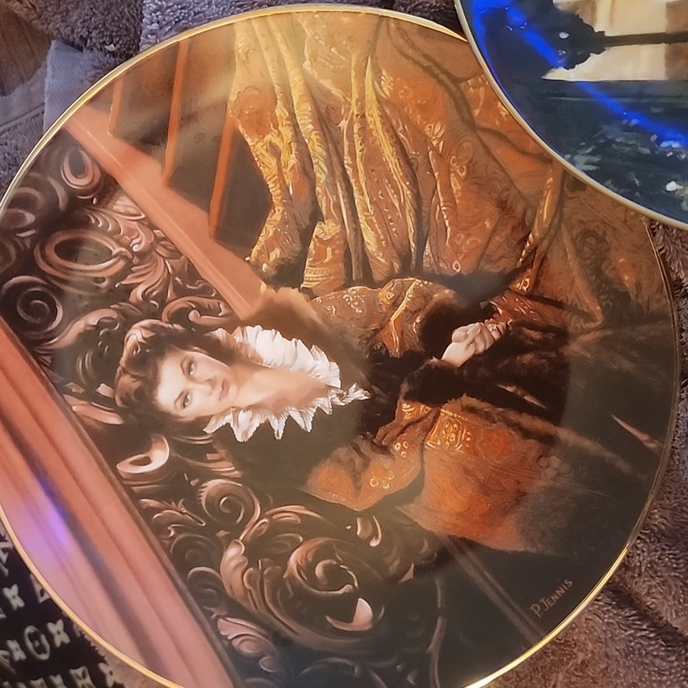 Antique plates. - Picture 3 of 6